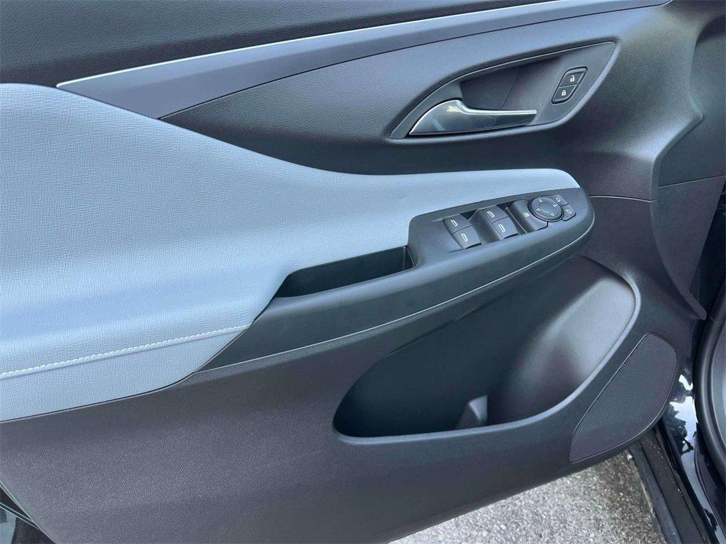 new 2025 Buick Envista car, priced at $27,180