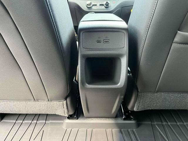 new 2025 Buick Envista car, priced at $28,025
