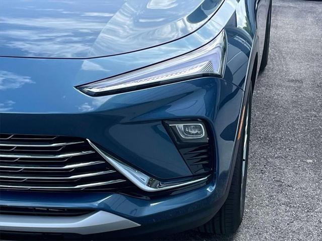 new 2025 Buick Envista car, priced at $28,025