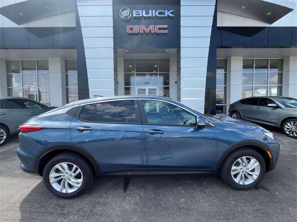 new 2025 Buick Envista car, priced at $28,025