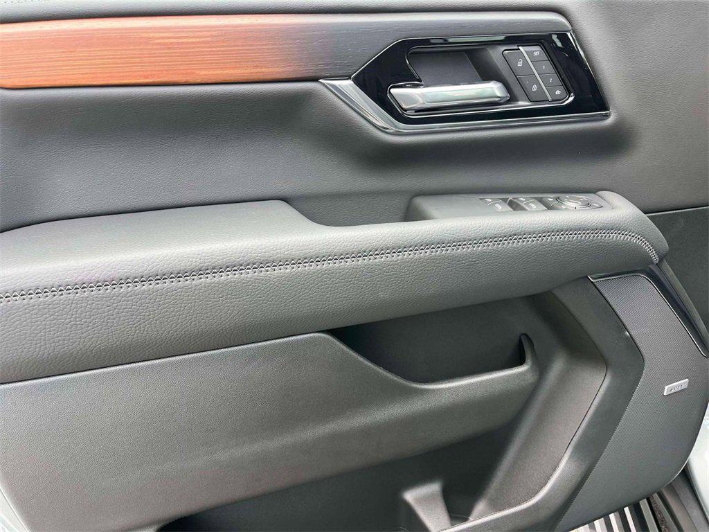 new 2025 GMC Yukon XL car, priced at $91,110