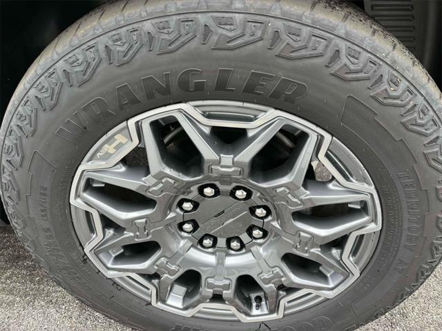 used 2024 GMC HUMMER EV Pickup car, priced at $89,142