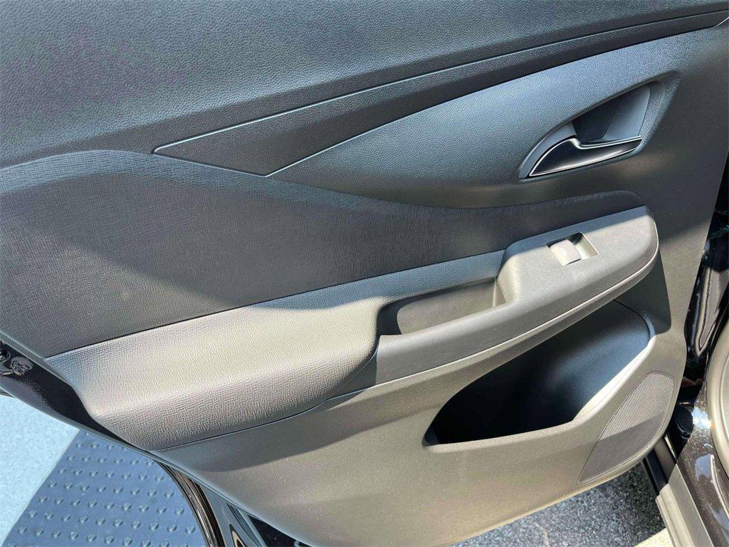 new 2025 Buick Envista car, priced at $27,875