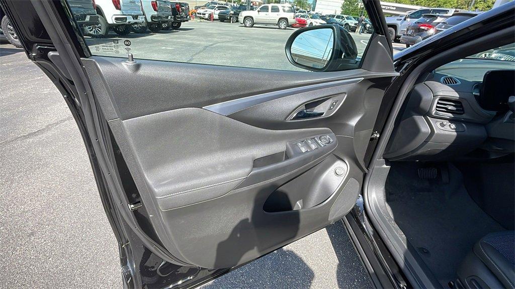 new 2024 Buick Envista car, priced at $26,700