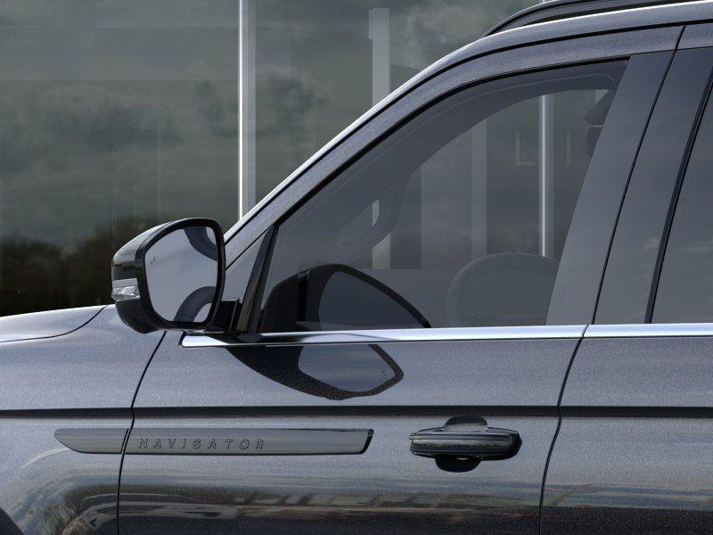 new 2025 Lincoln Navigator car, priced at $108,310