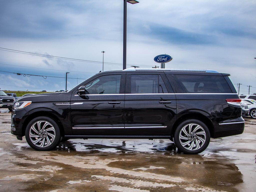 used 2022 Lincoln Navigator car, priced at $56,900
