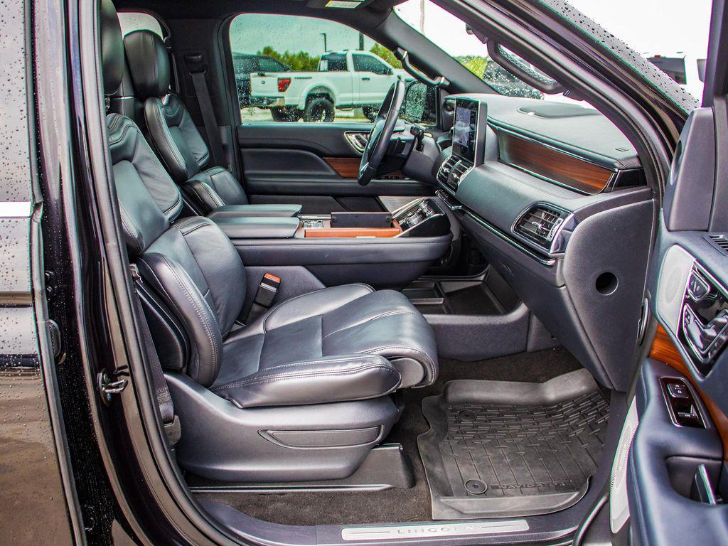 used 2022 Lincoln Navigator car, priced at $58,400