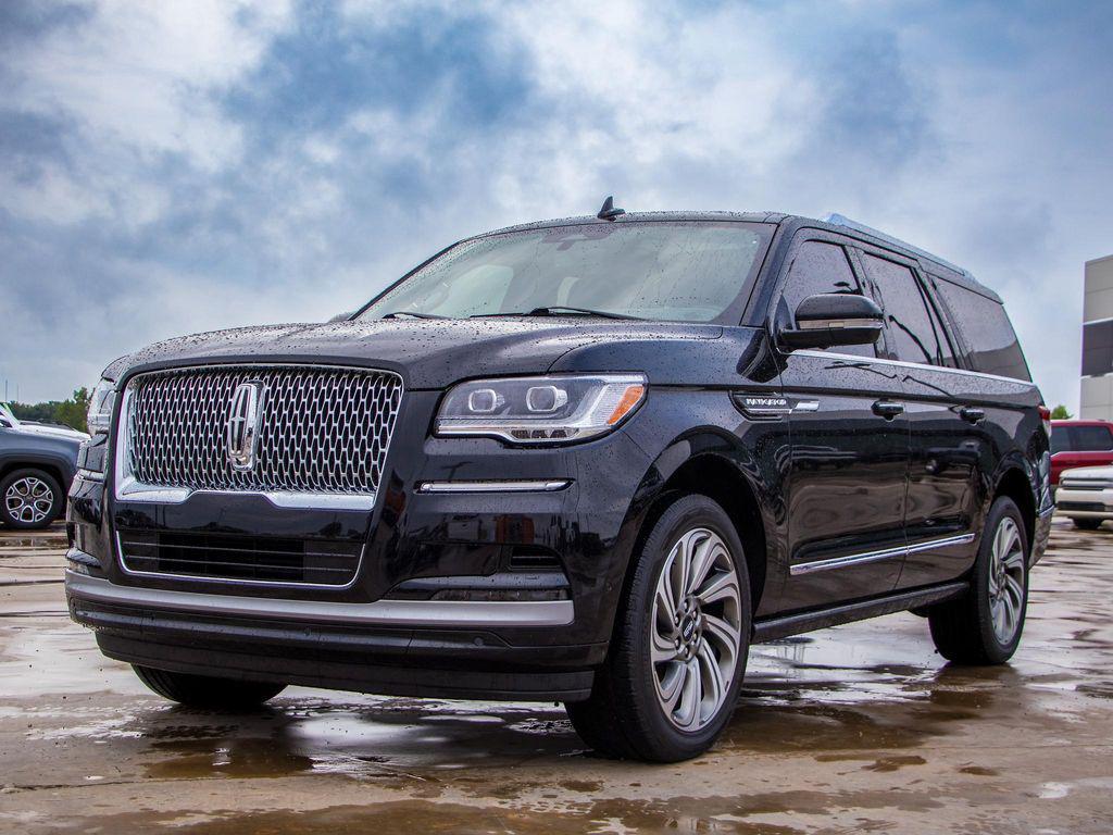used 2022 Lincoln Navigator car, priced at $58,400