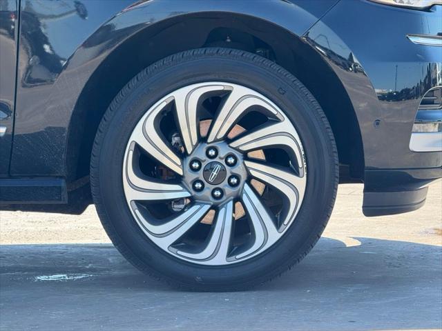 used 2022 Lincoln Navigator car, priced at $59,905