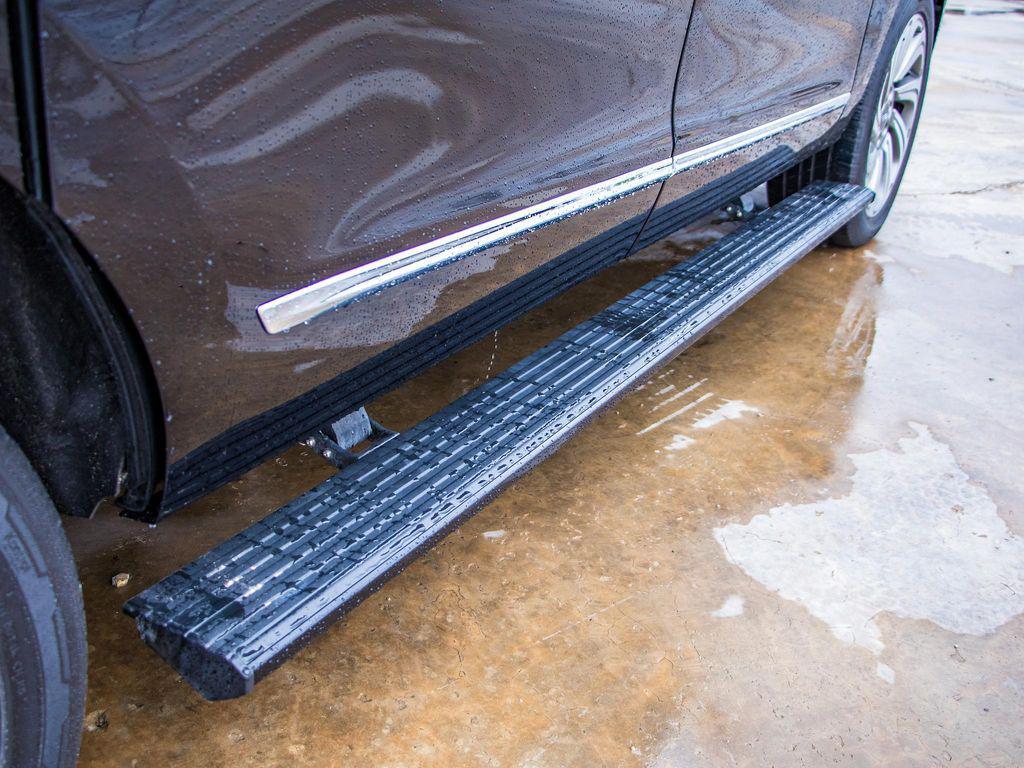 used 2022 Lincoln Navigator car, priced at $58,400