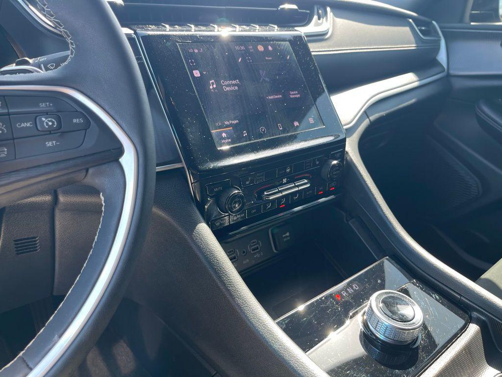 used 2025 Jeep Grand Cherokee car, priced at $36,900