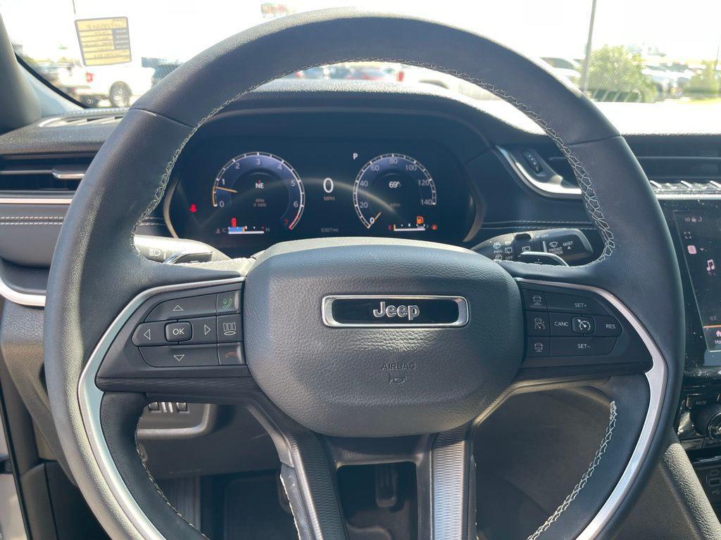 used 2025 Jeep Grand Cherokee car, priced at $36,900