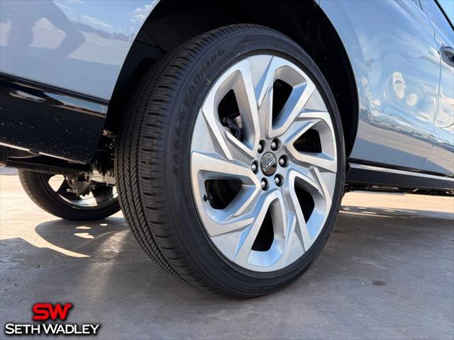 new 2025 Lincoln Navigator car, priced at $109,055