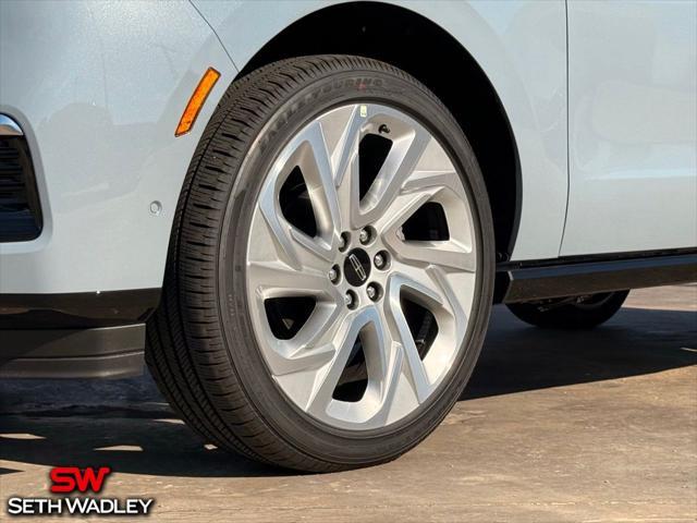 new 2025 Lincoln Navigator car, priced at $109,055