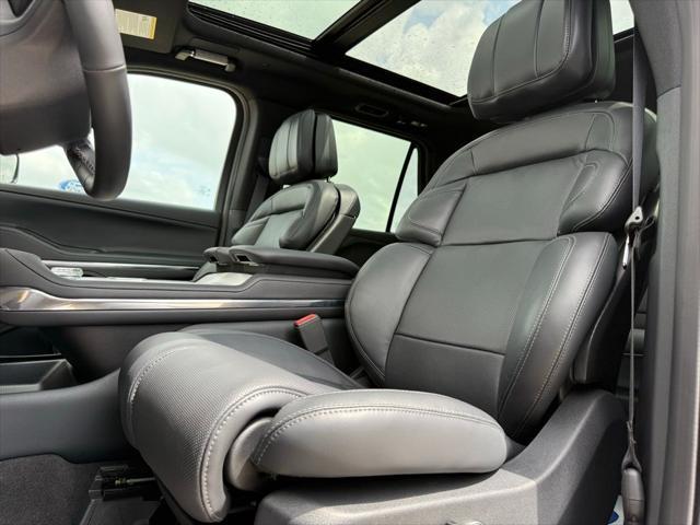 used 2025 Lincoln Navigator car, priced at $114,800