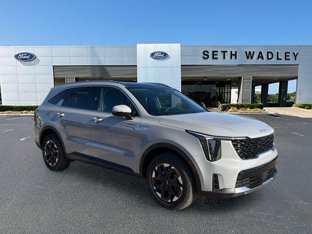 used 2025 Kia Sorento car, priced at $33,900