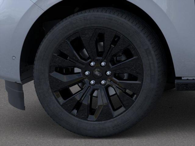 new 2025 Ford Expedition car, priced at $82,065