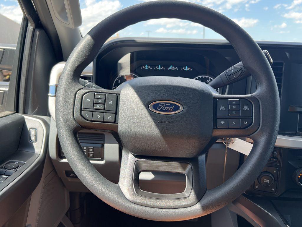 new 2025 Ford F-350 car, priced at $62,540