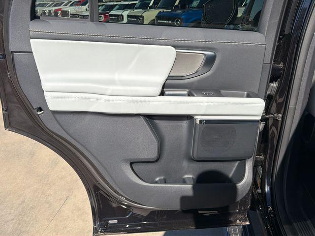 new 2025 Ford Expedition car, priced at $75,175