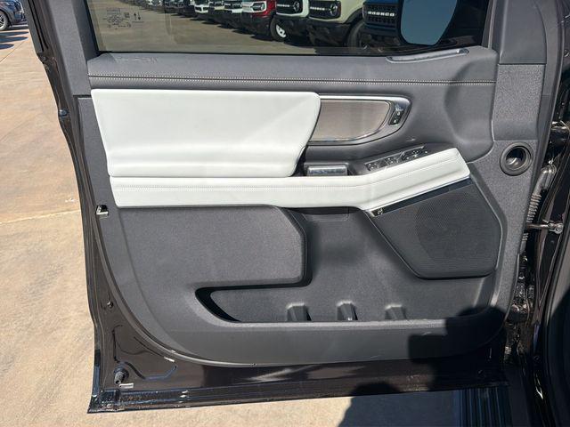 new 2025 Ford Expedition car, priced at $75,175