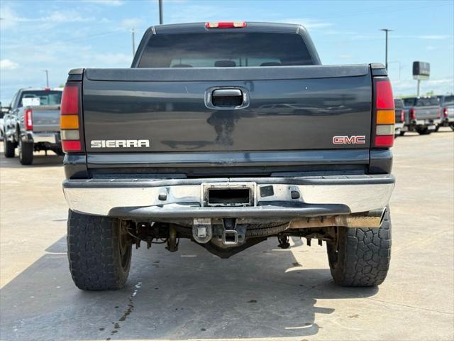 used 2005 GMC Sierra 2500 car, priced at $7,905