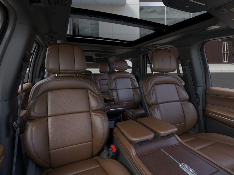 new 2025 Lincoln Navigator car, priced at $109,525