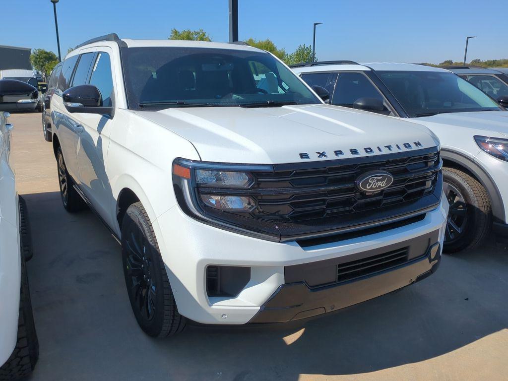 new 2025 Ford Expedition car, priced at $82,565