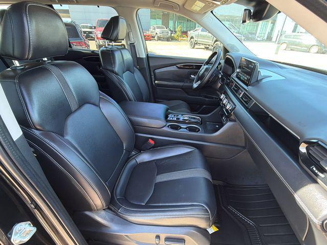used 2023 Honda Pilot car, priced at $38,900