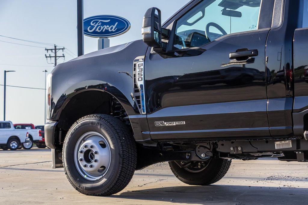 new 2025 Ford F-350 car, priced at $62,575