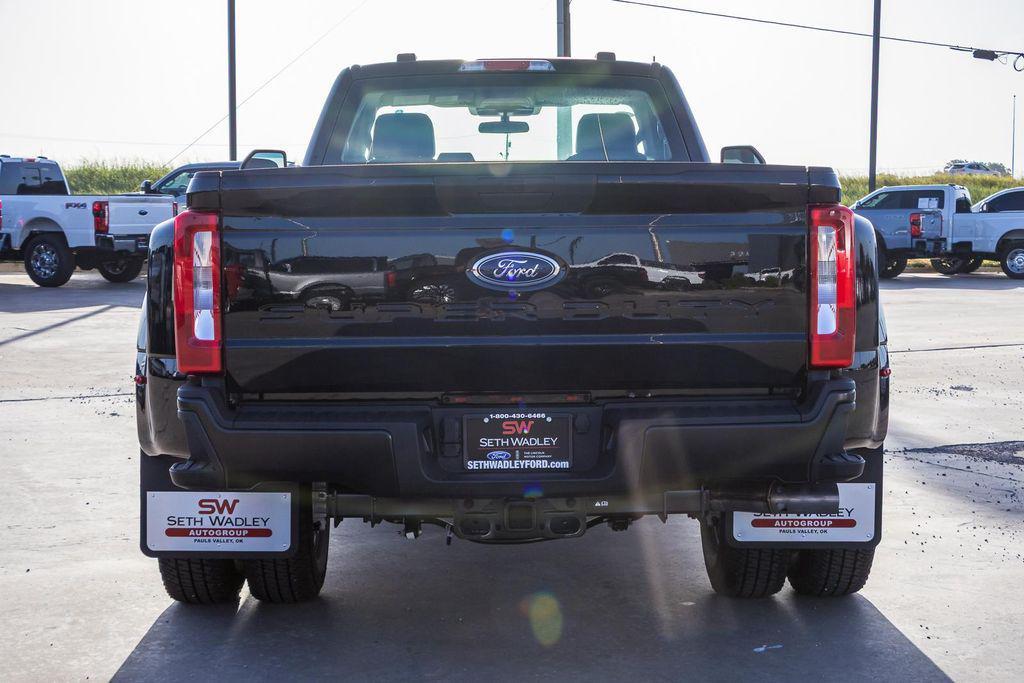 new 2025 Ford F-350 car, priced at $62,575