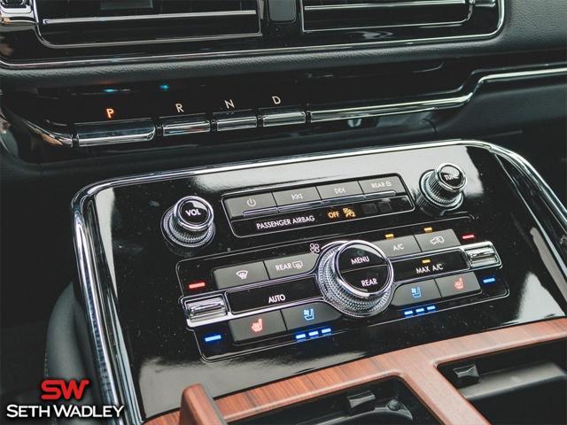 new 2024 Lincoln Navigator car, priced at $100,998