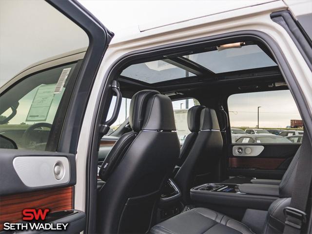 new 2024 Lincoln Navigator car, priced at $100,998