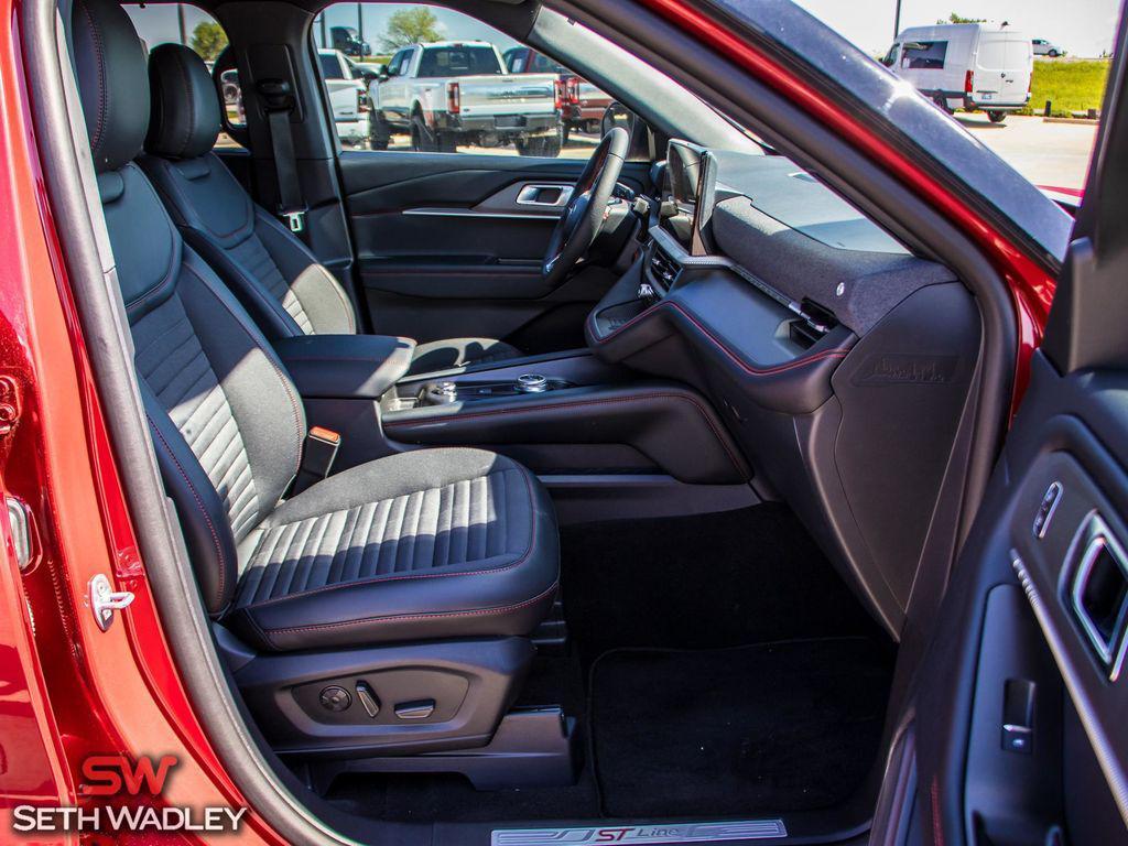 new 2025 Ford Explorer car, priced at $43,850