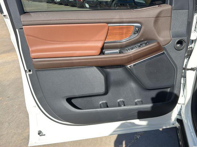 new 2025 Ford Expedition car, priced at $85,897