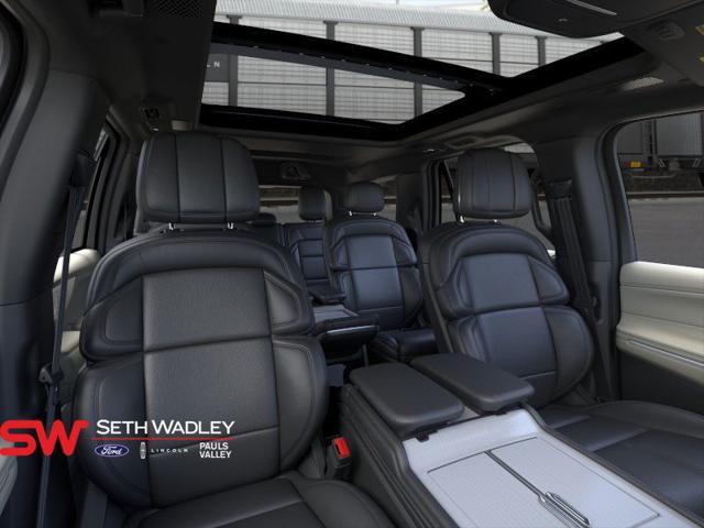 new 2025 Lincoln Navigator car, priced at $110,415