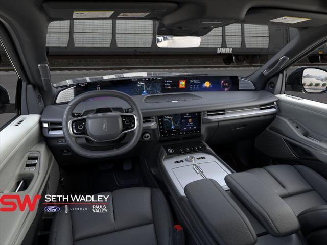 new 2025 Lincoln Navigator car, priced at $110,415