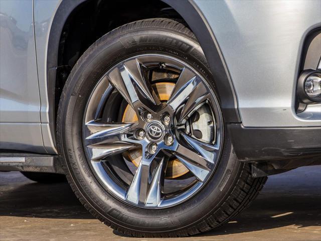 used 2019 Toyota Highlander car, priced at $29,600