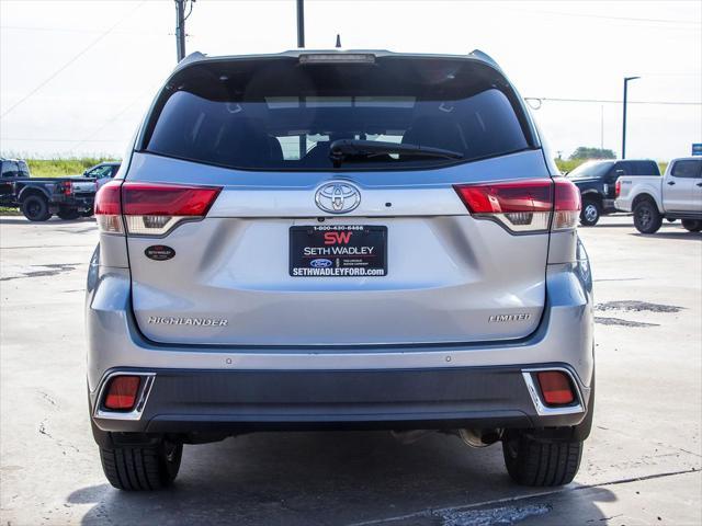 used 2019 Toyota Highlander car, priced at $29,600