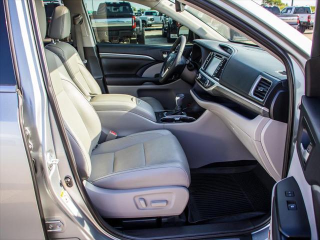 used 2019 Toyota Highlander car, priced at $29,600