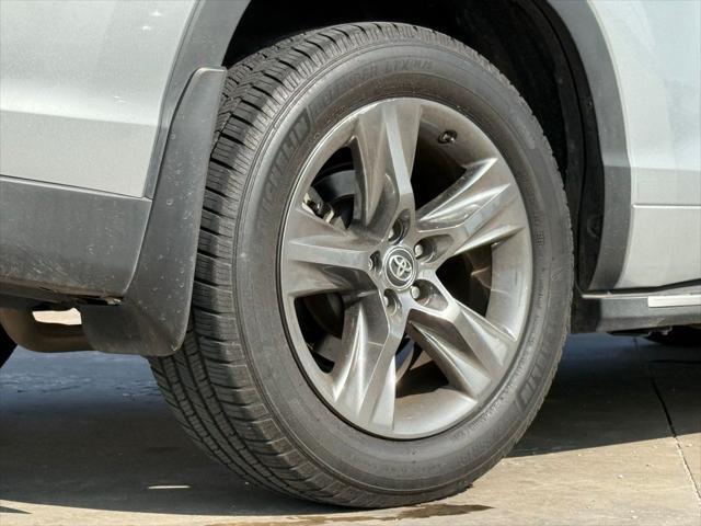 used 2019 Toyota Highlander car, priced at $33,905