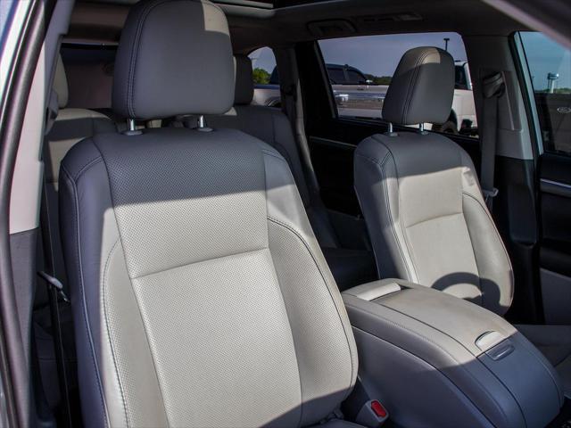 used 2019 Toyota Highlander car, priced at $29,600