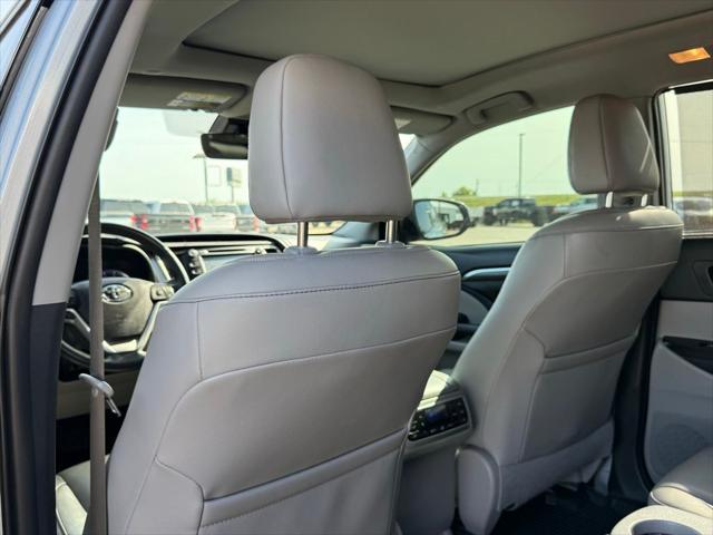 used 2019 Toyota Highlander car, priced at $33,905