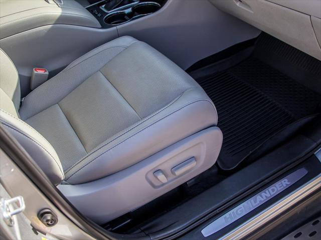 used 2019 Toyota Highlander car, priced at $29,600