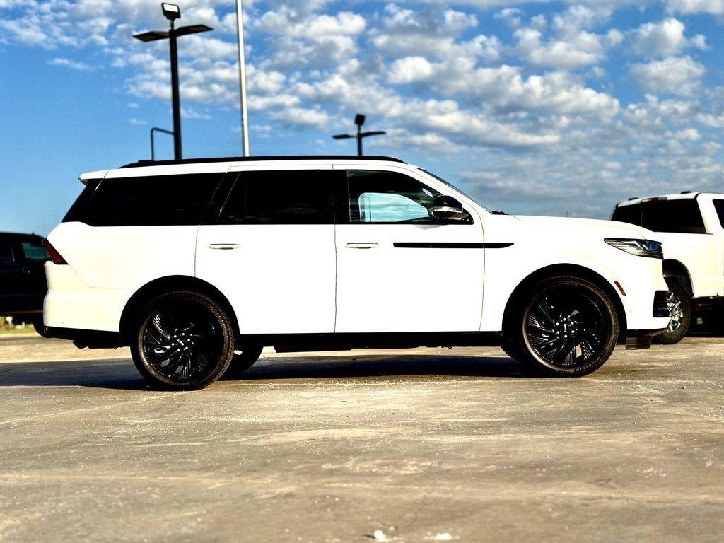 new 2025 Lincoln Navigator car, priced at $103,272