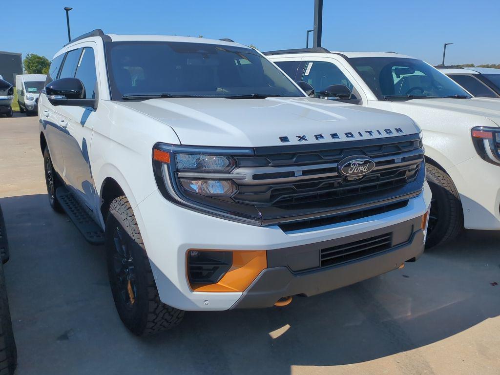 new 2025 Ford Expedition car, priced at $85,075