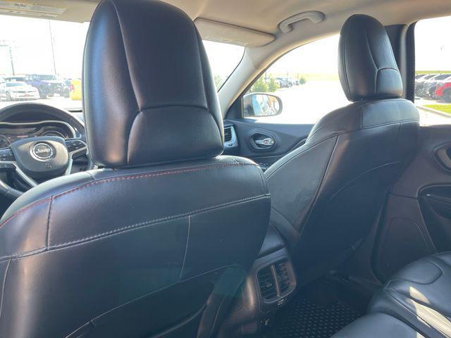 used 2015 Jeep Cherokee car, priced at $14,300