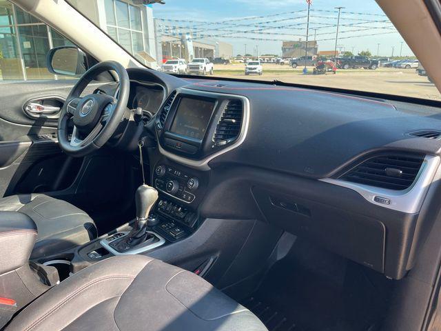 used 2015 Jeep Cherokee car, priced at $14,300