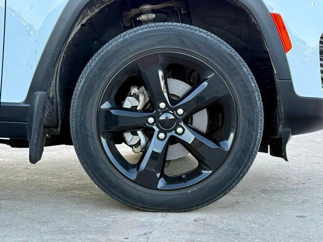 used 2023 Jeep Grand Cherokee car, priced at $32,400
