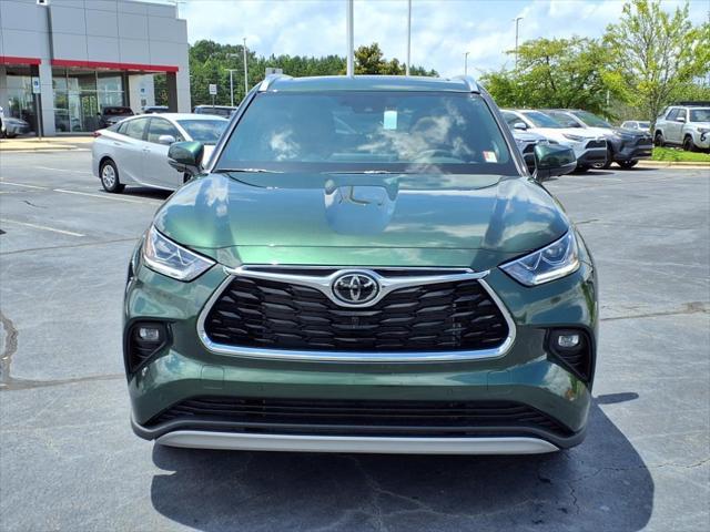 new 2025 Toyota Highlander car, priced at $57,906
