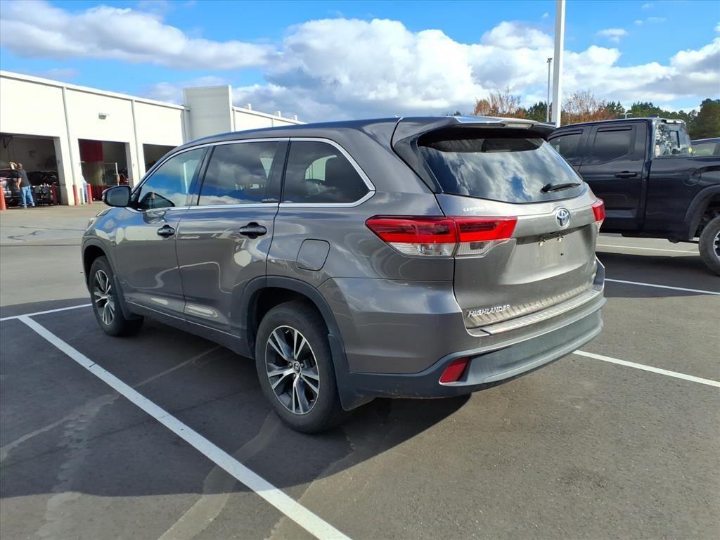 used 2018 Toyota Highlander car, priced at $19,995